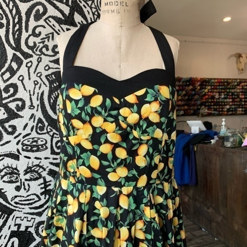 Lindy Bop Lemon 🍋 Print Cotton Dress - Picture 2 of 9